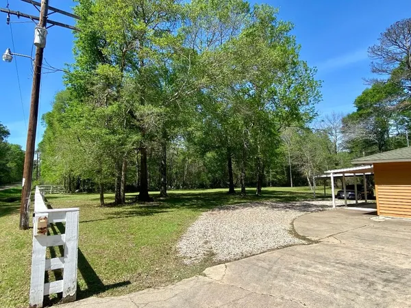 $1,990 | 10451 North Essex Drive, Conroe, TX 77302