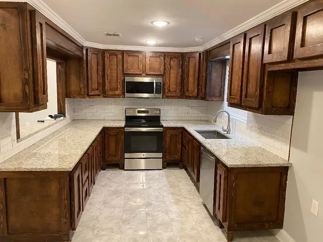 $1,990 | 10451 North Essex Drive, Conroe, TX 77302