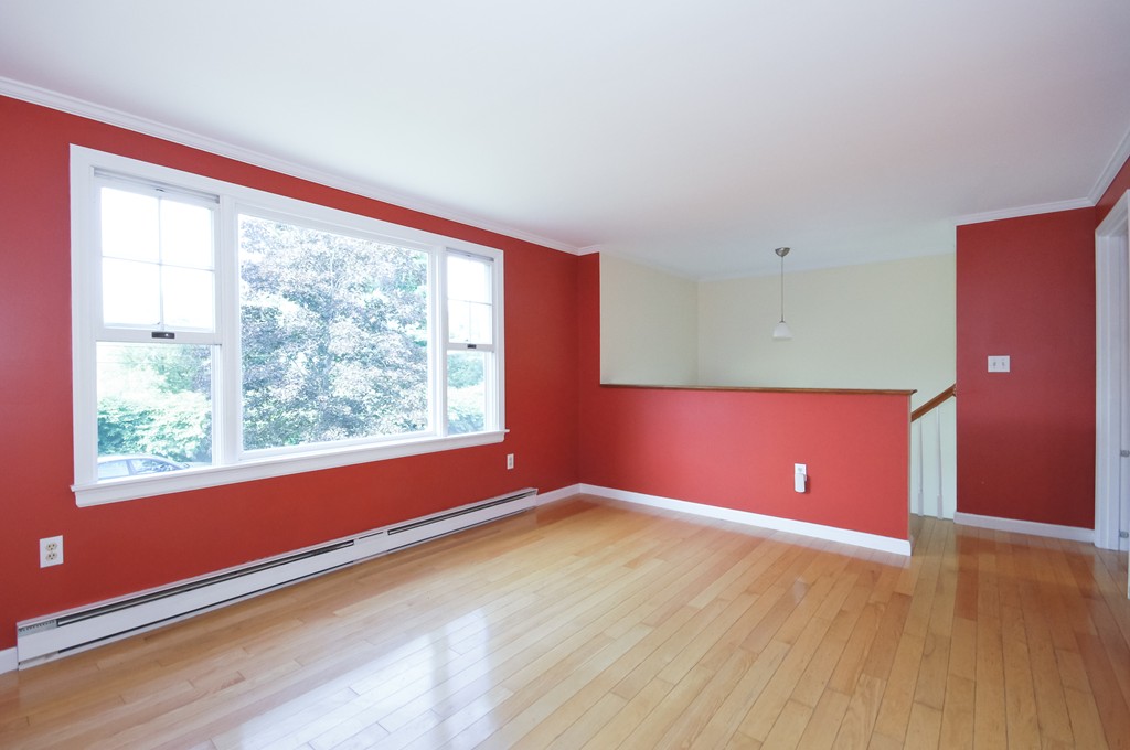 107 Blossomcrest Road Lexington, MA 02421 - Photo 3 of 10 Gallery Image 3