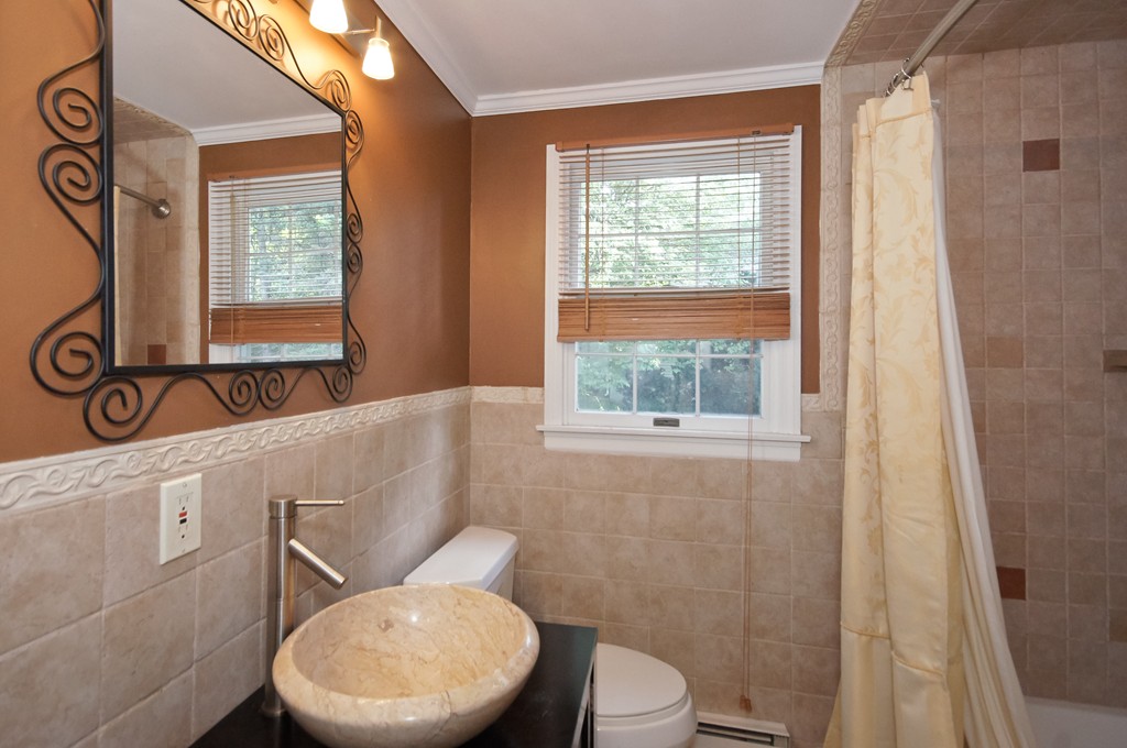107 Blossomcrest Road Lexington, MA 02421 - Photo 7 of 10 Gallery Image 7