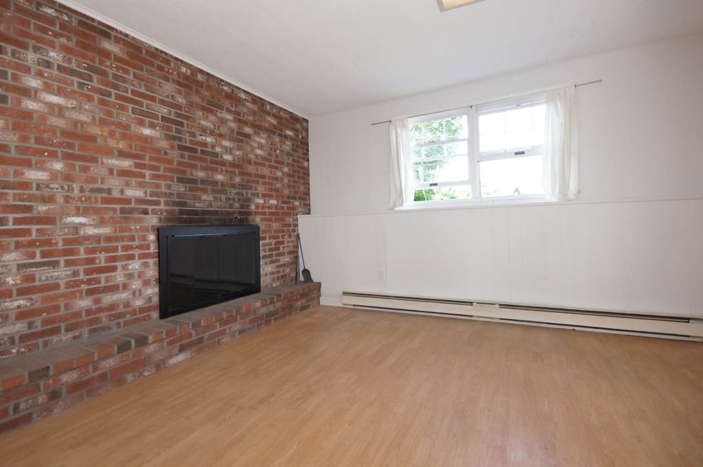 107 Blossomcrest Road Lexington, MA 02421 - Photo 8 of 10 Gallery Image 8