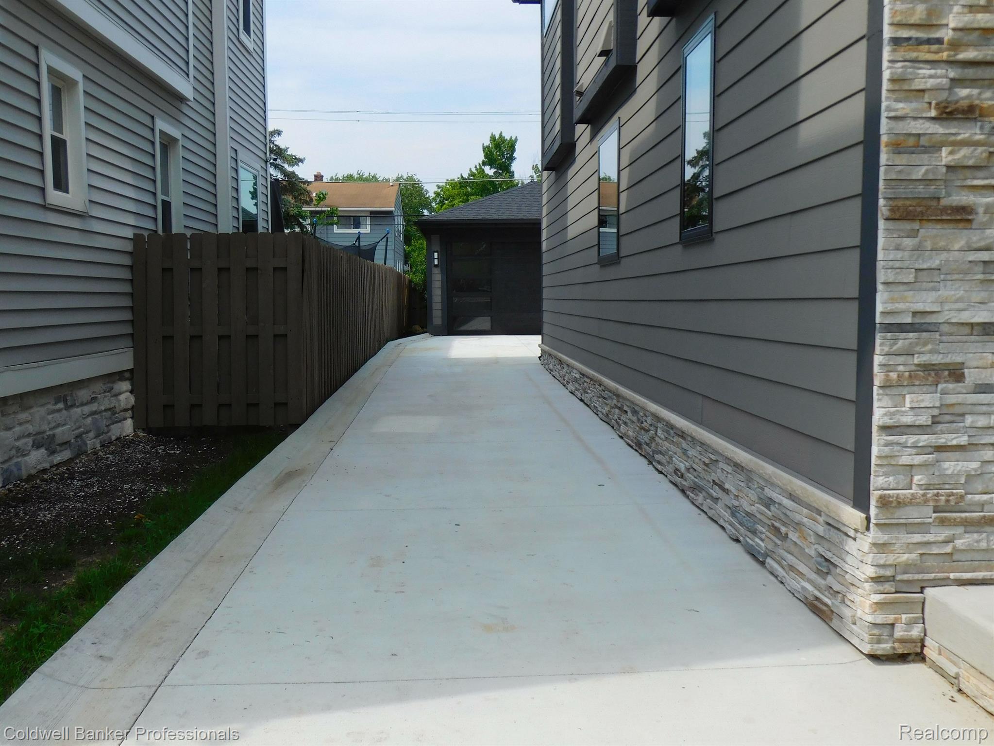 1439 Ruffner Avenue Birmingham, MI 48009 - Photo 5 of 46 Gallery Image 5