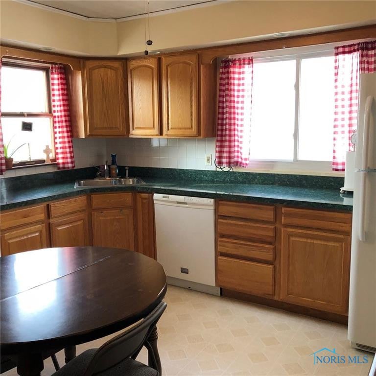 4543 Thackeray Road Maumee, OH 43537 - Photo 16 of 23 Gallery Image 16