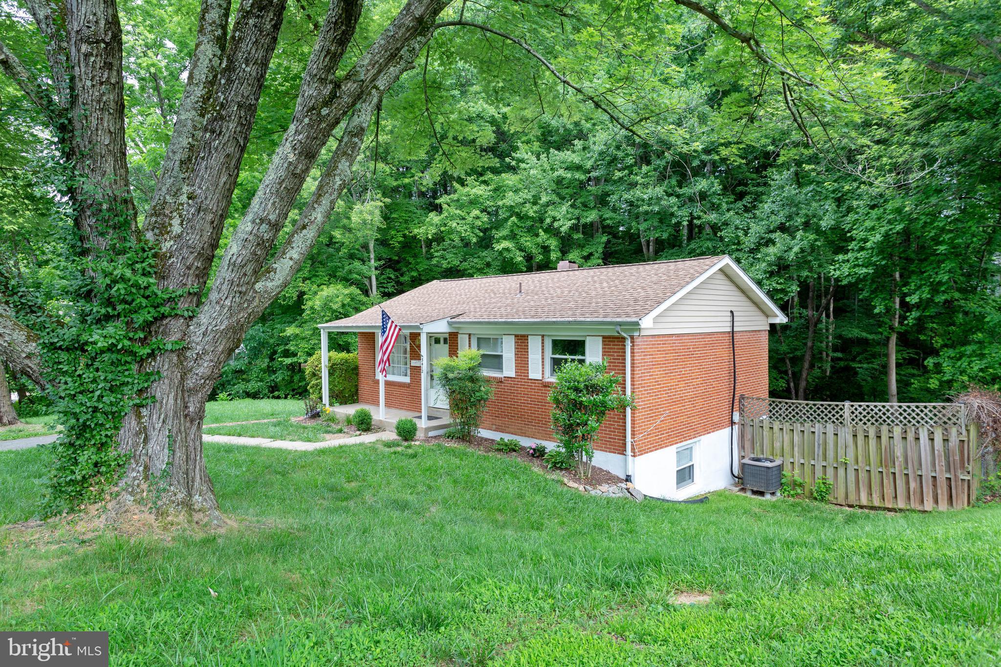 3412 North Beaumont Road Woodbridge, VA 22193 - Photo 2 of 28