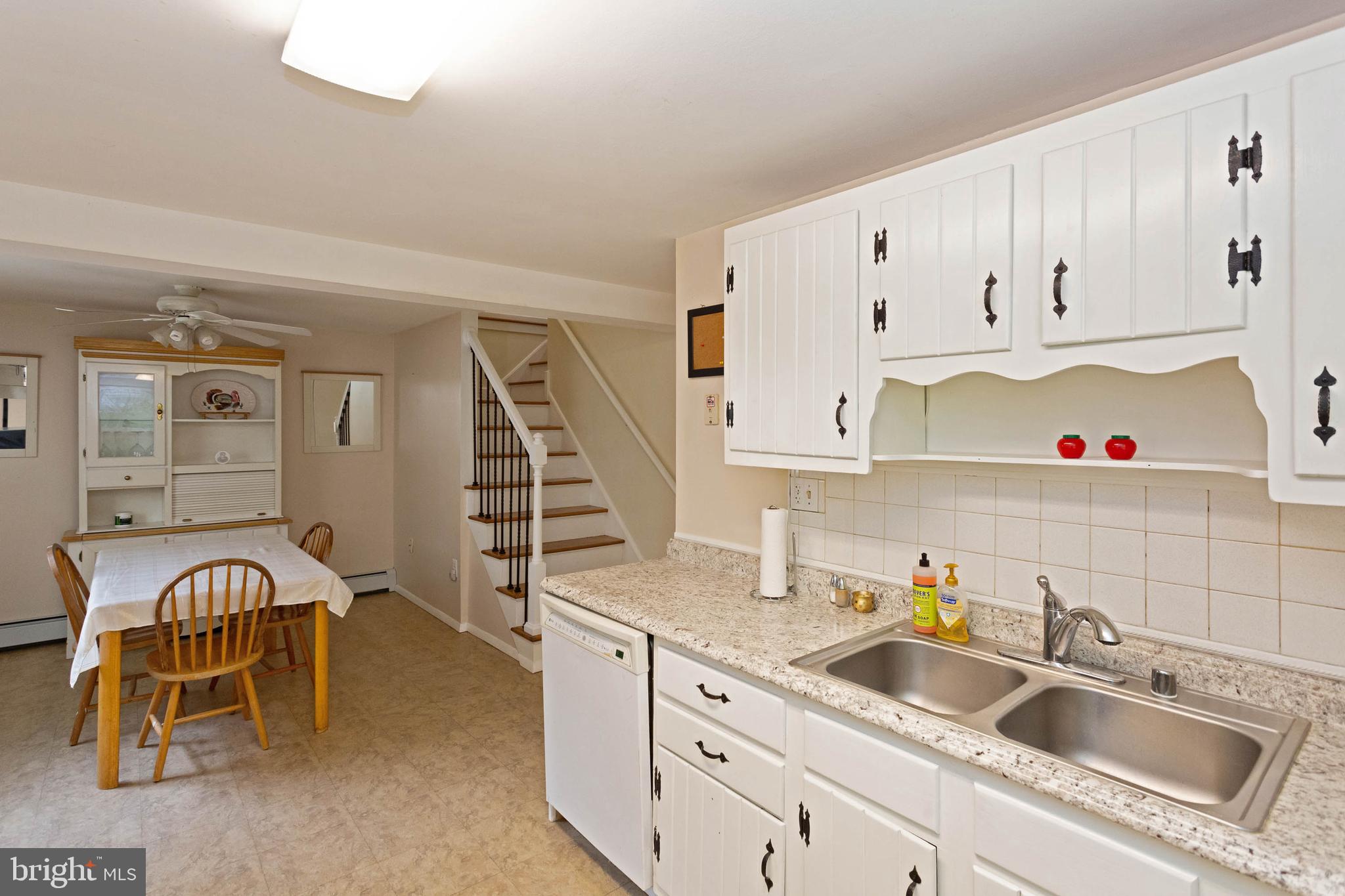 3412 North Beaumont Road Woodbridge, VA 22193 - Photo 3 of 28