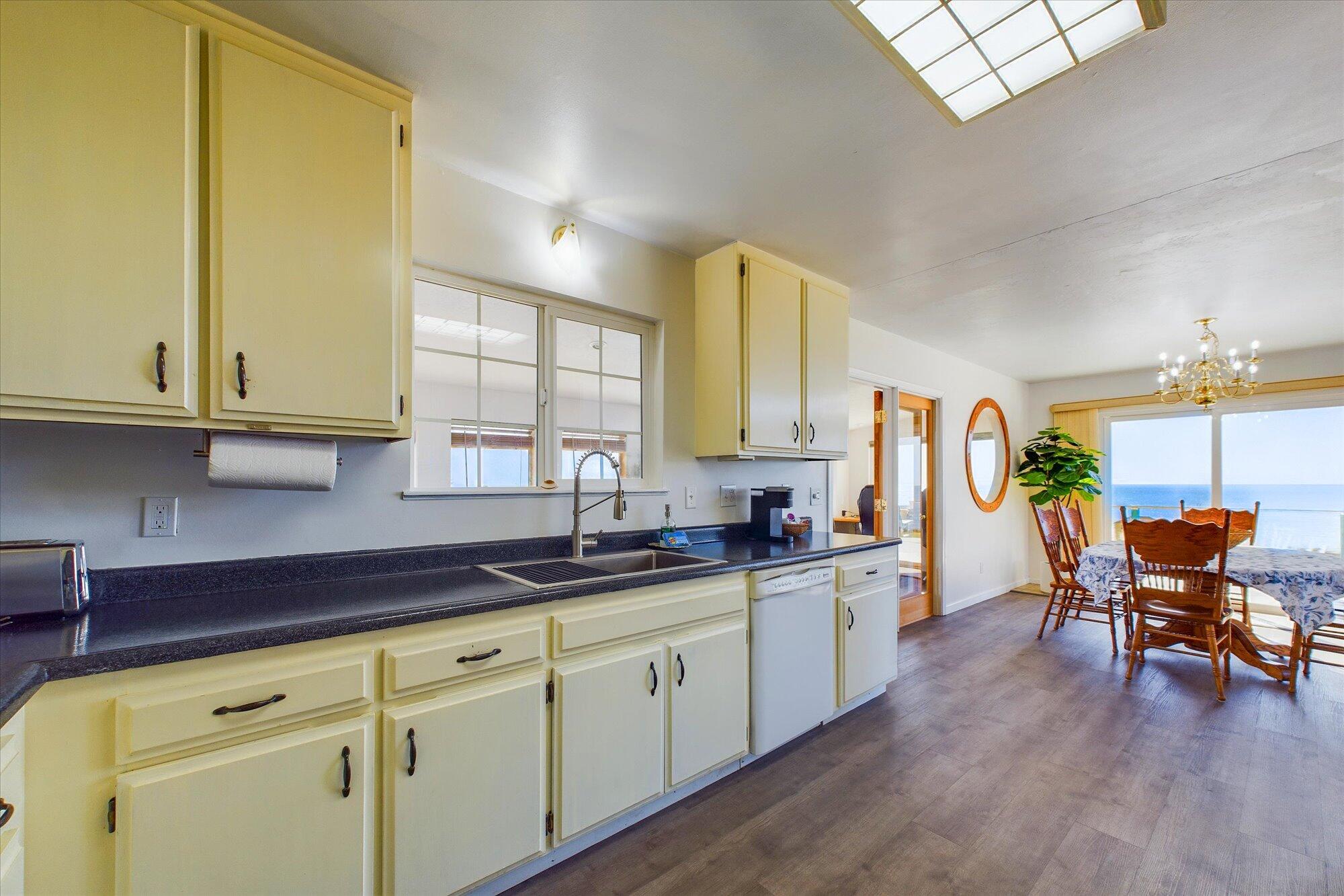 281 Sea View Road Shelter Cove, CA 95589 - Photo 33 of 63 31-281 Sea View-130