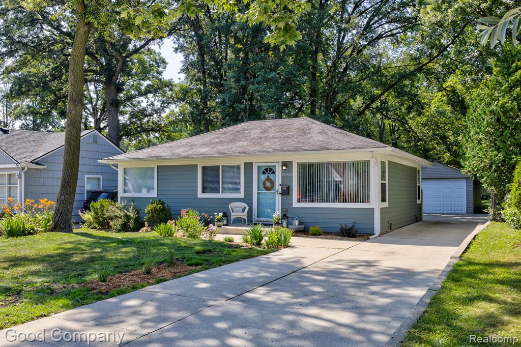 15925 West 14 Mile Road Franklin, MI 48025 - Photo 1 of 29