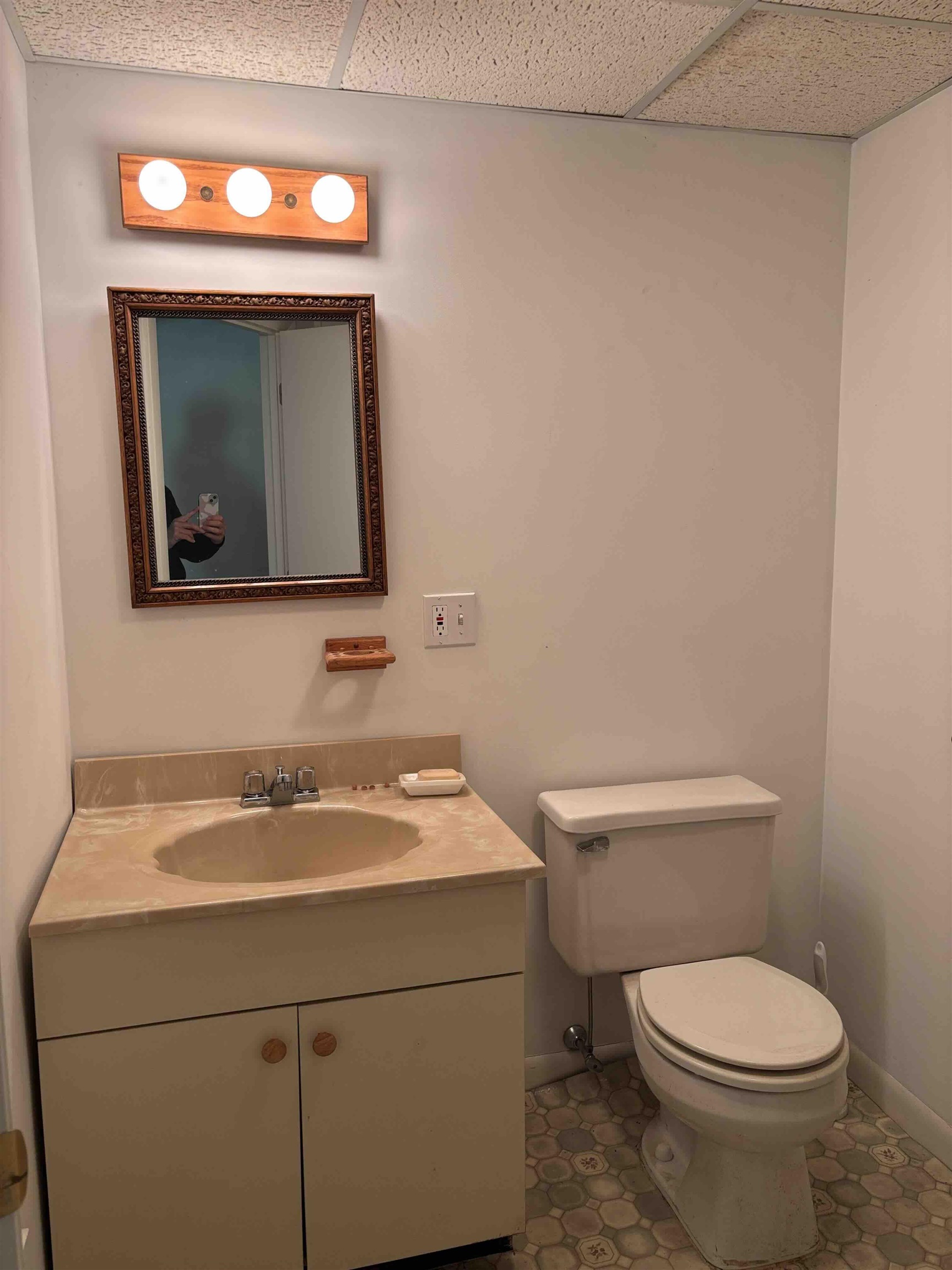 34 Floyd Avenue, Unit 24 Lebanon, NH 03784 - Photo 45 of 58