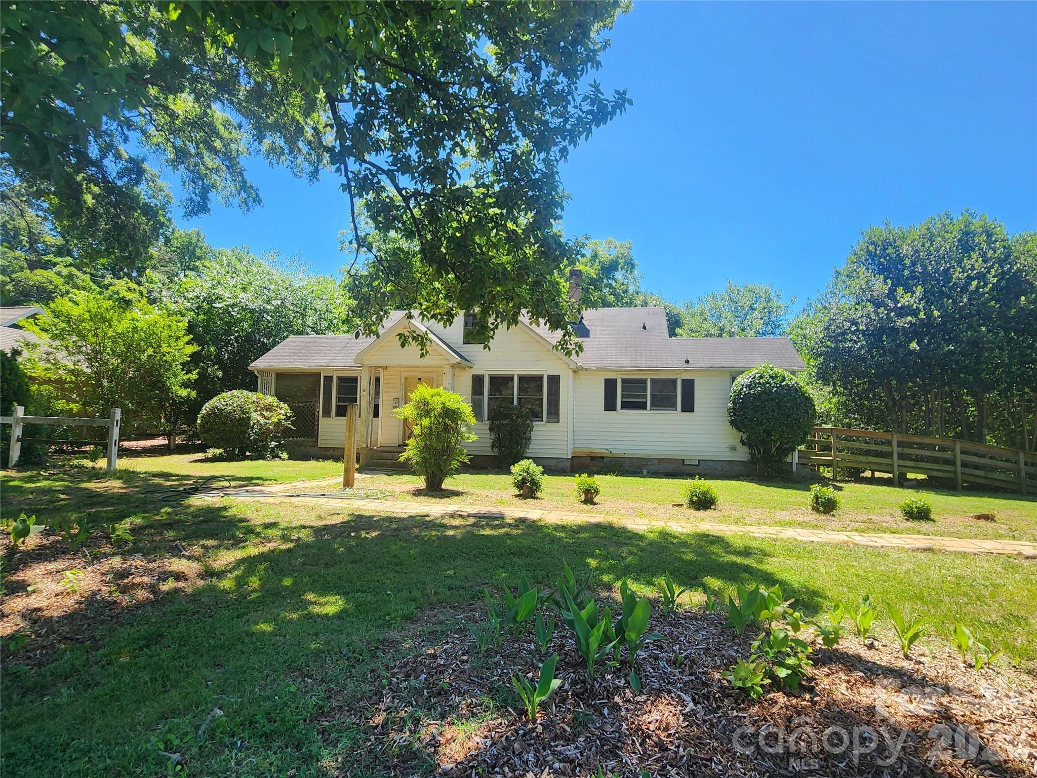 5510 Allen Road East Charlotte, NC 28269 - Photo 2 of 27
