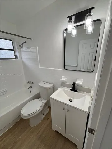 $2,200 | 1018 Northwest 2nd Street, Unit 6, Miami, FL 33128