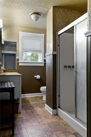 $179,900 | 202 Robinson Street, Edna, TX 77957