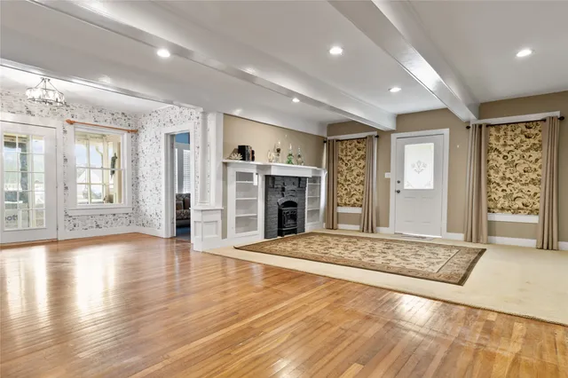 $204,900 | 202 Robinson Street, Edna, TX 77957