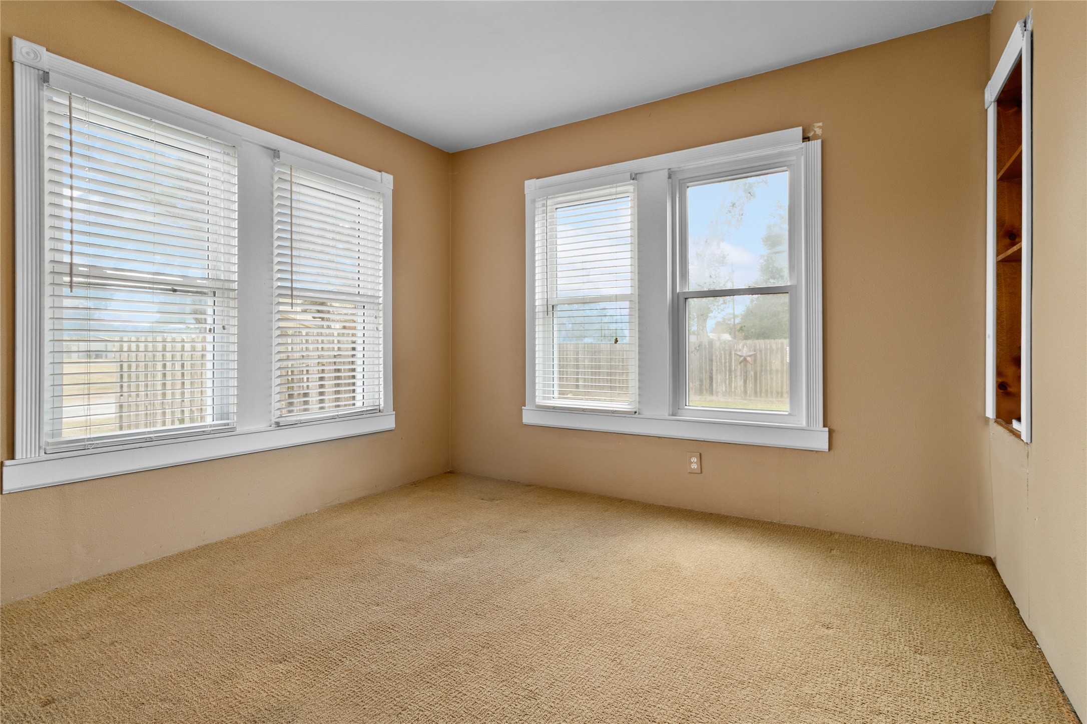 202 Robinson Street Edna, TX 77957 - Photo 8 of 14