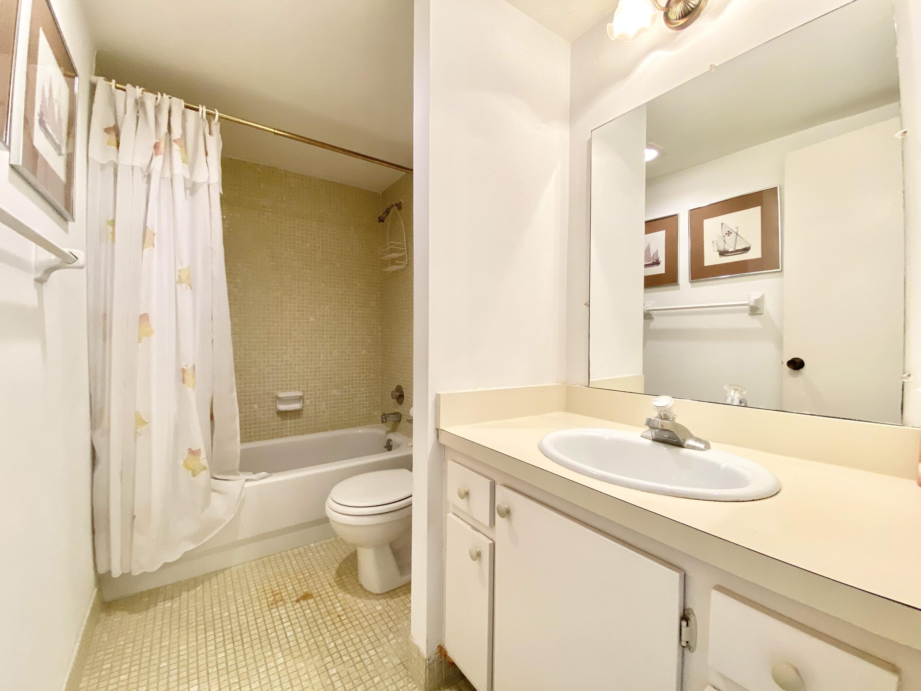 250 Northeast 20th Street, Unit 211 Boca Raton, FL 33431 - Photo 8 of 12 7