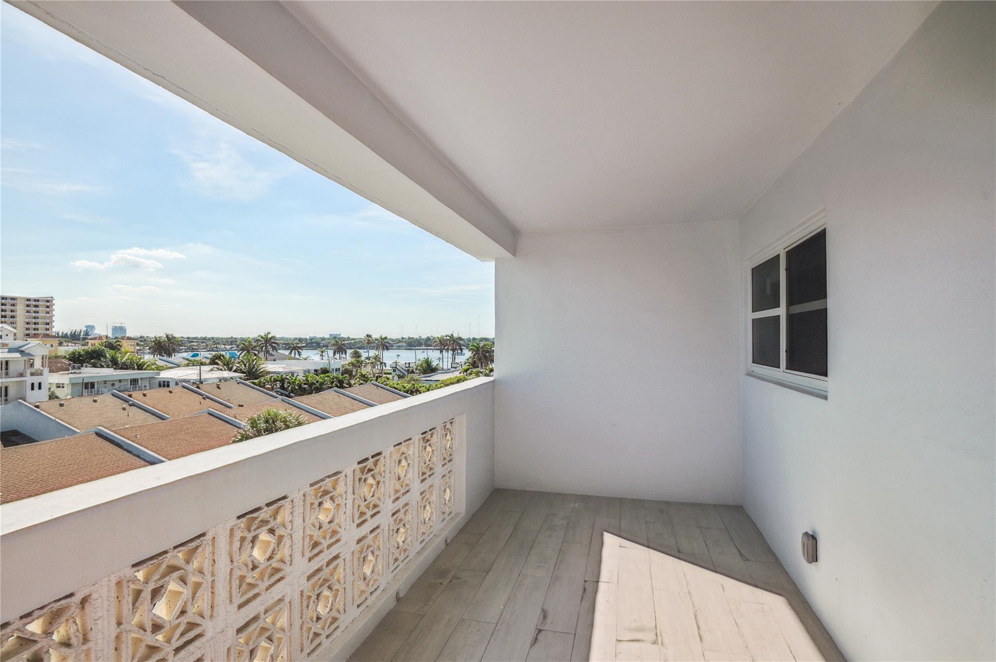 320 South Surf Road, Unit 501 Hollywood, FL 33019 - Photo 11 of 15 Photo 11