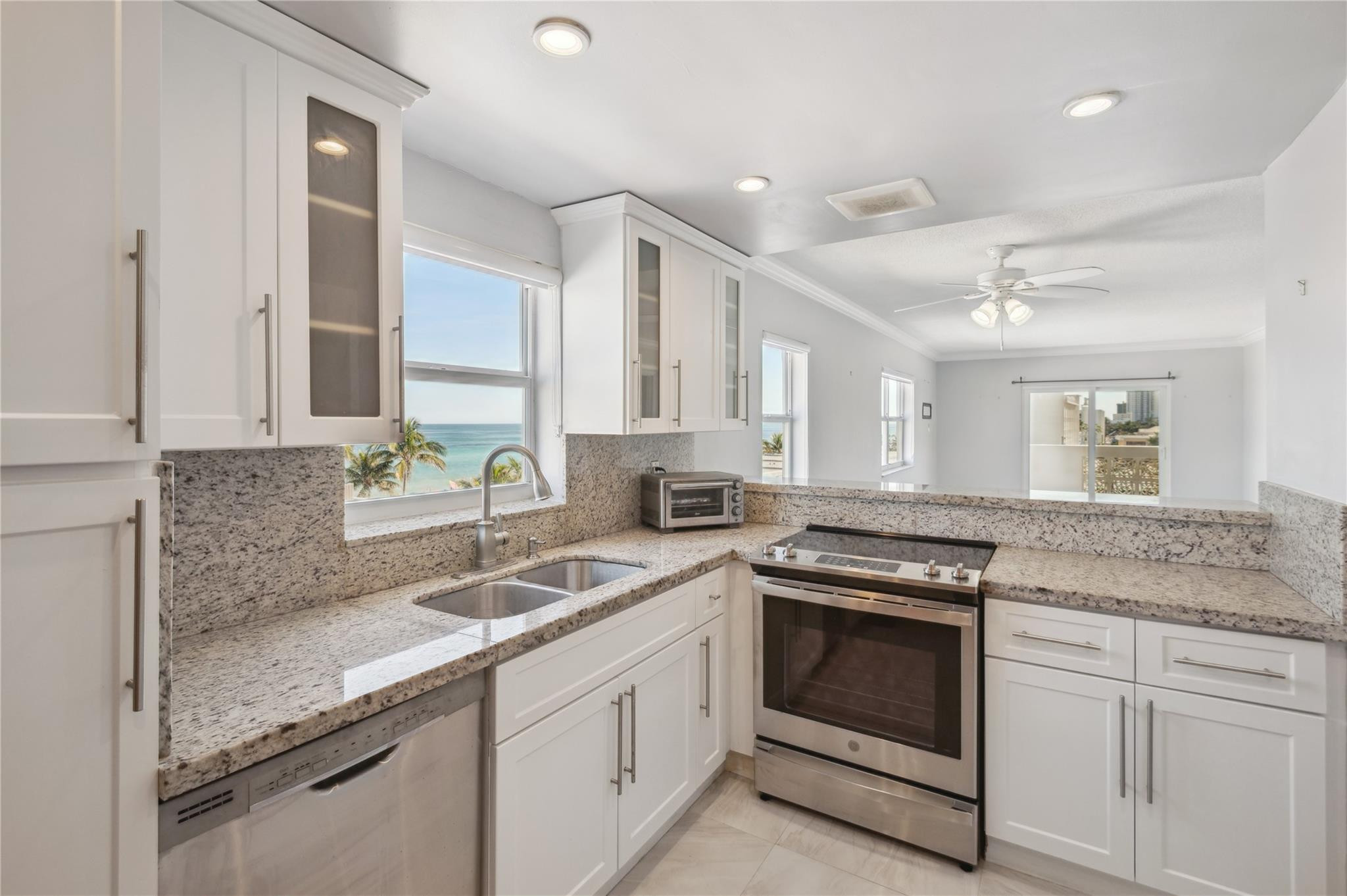 320 South Surf Road, Unit 501 Hollywood, FL 33019 - Photo 3 of 15 Photo 3