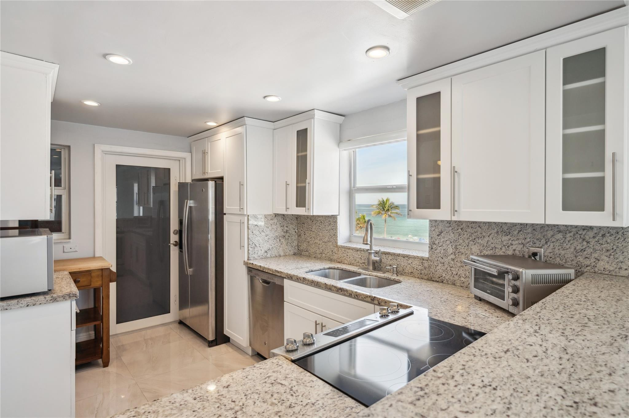 320 South Surf Road, Unit 501 Hollywood, FL 33019 - Photo 5 of 15 Photo 5