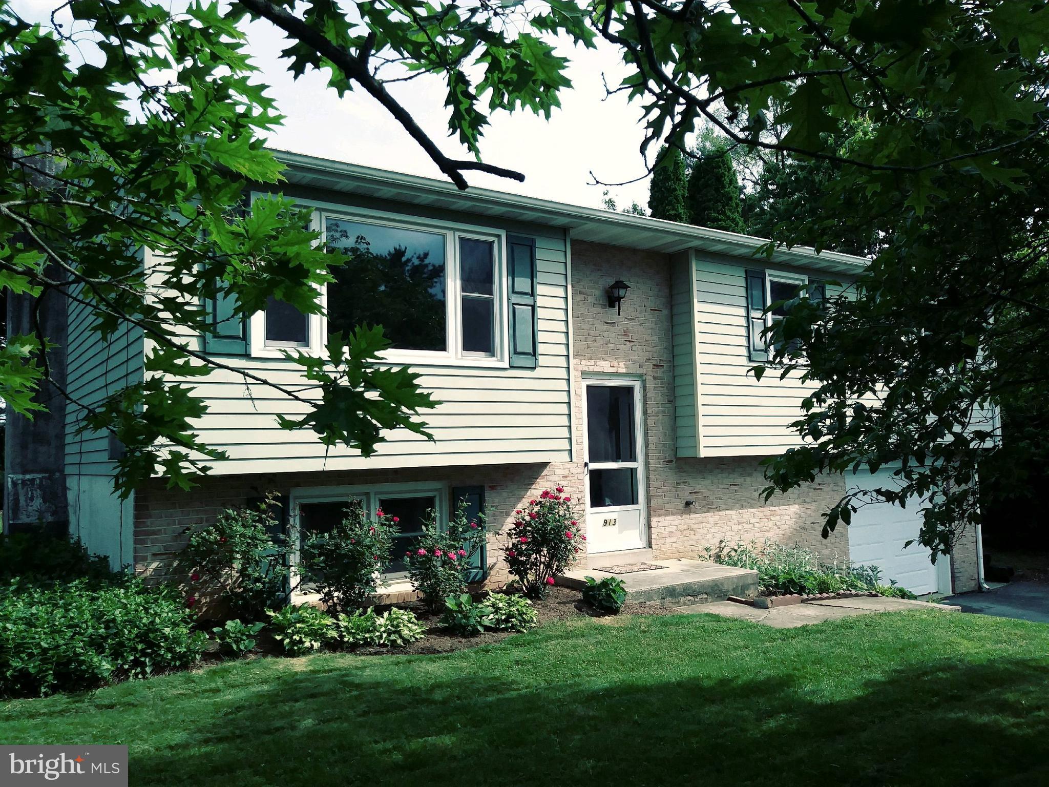 913 Rabbit Hill Road Lititz, PA 17543 - Photo 1 of 15 Front Of Home