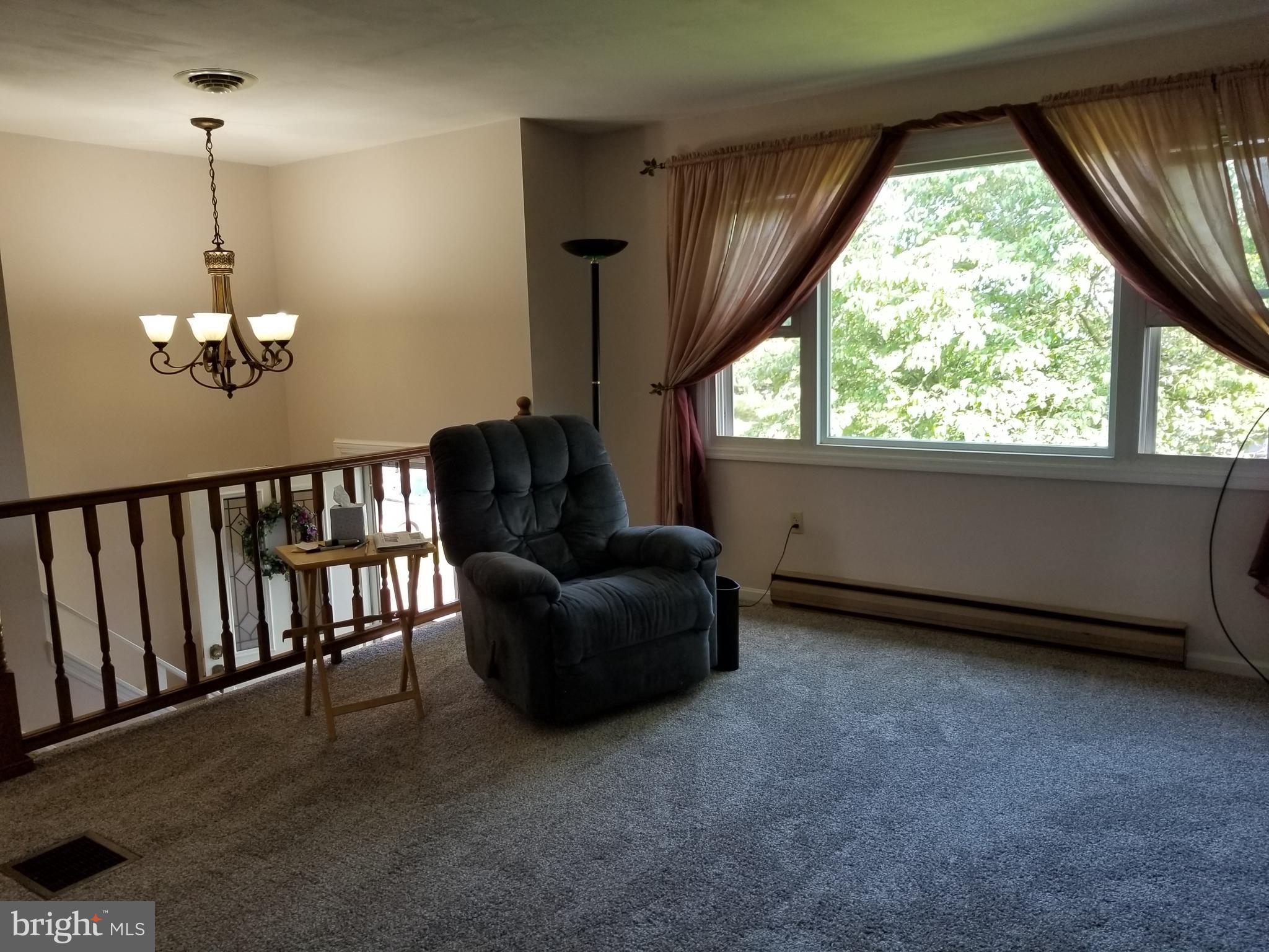 913 Rabbit Hill Road Lititz, PA 17543 - Photo 8 of 15 Living room