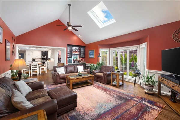 $1,015,000 | 1576 Pine Lake Drive, Naperville, IL 60564