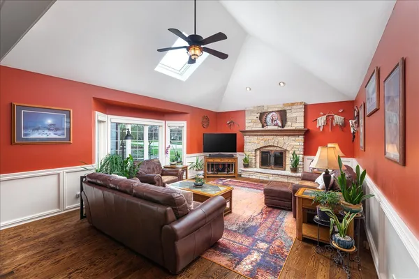 $1,015,000 | 1576 Pine Lake Drive, Naperville, IL 60564