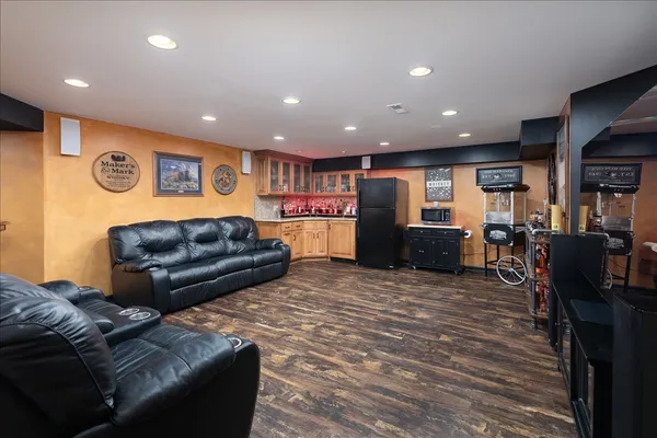 $1,015,000 | 1576 Pine Lake Drive, Naperville, IL 60564