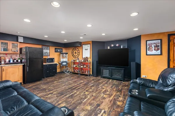 $1,015,000 | 1576 Pine Lake Drive, Naperville, IL 60564