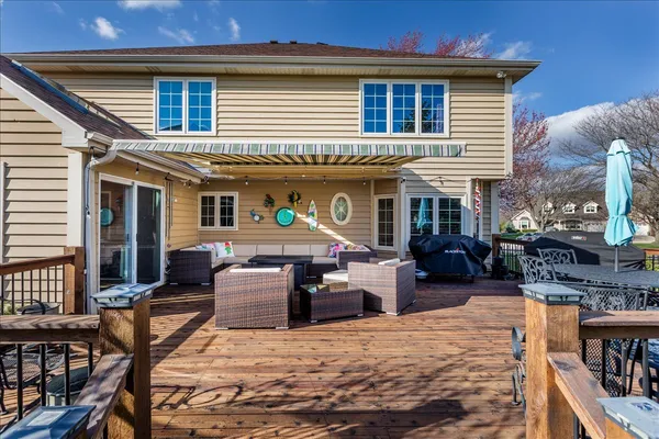 $1,015,000 | 1576 Pine Lake Drive, Naperville, IL 60564