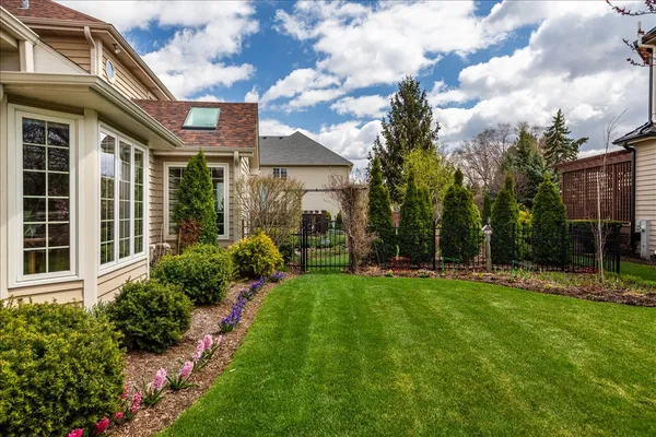 $1,015,000 | 1576 Pine Lake Drive, Naperville, IL 60564