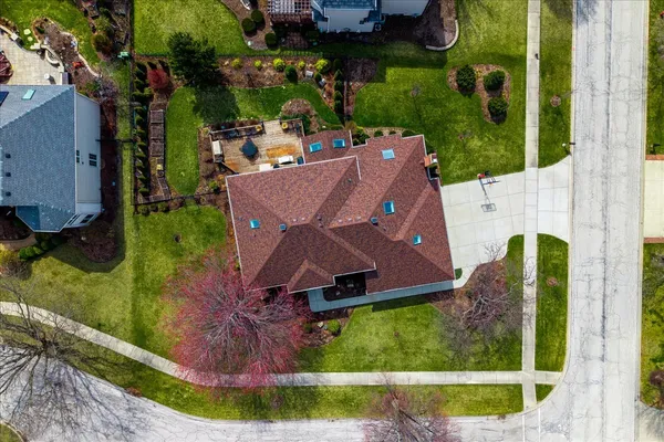 $1,015,000 | 1576 Pine Lake Drive, Naperville, IL 60564