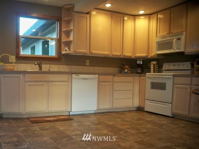 705 Ridge Place Omak, WA 98841 - Photo 3 of 15 Gallery Image 3
