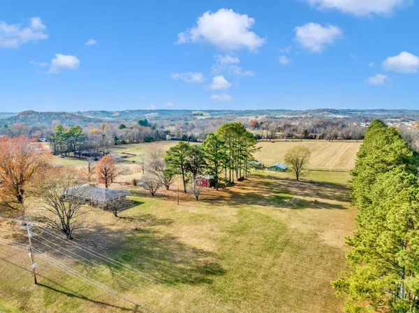 $1,175,000 | 2345 Nashville Highway, Columbia, TN 38401