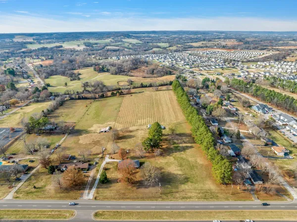 $1,175,000 | 2345 Nashville Highway, Columbia, TN 38401
