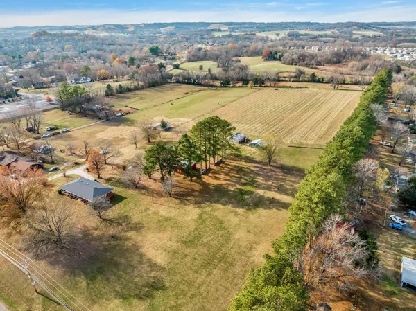 $1,175,000 | 2345 Nashville Highway, Columbia, TN 38401