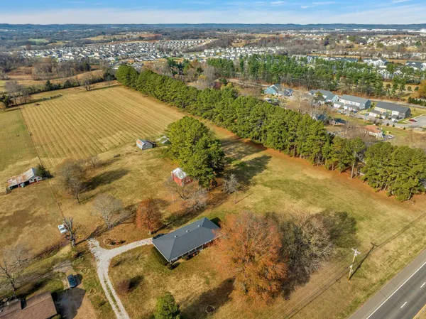 $1,175,000 | 2345 Nashville Highway, Columbia, TN 38401