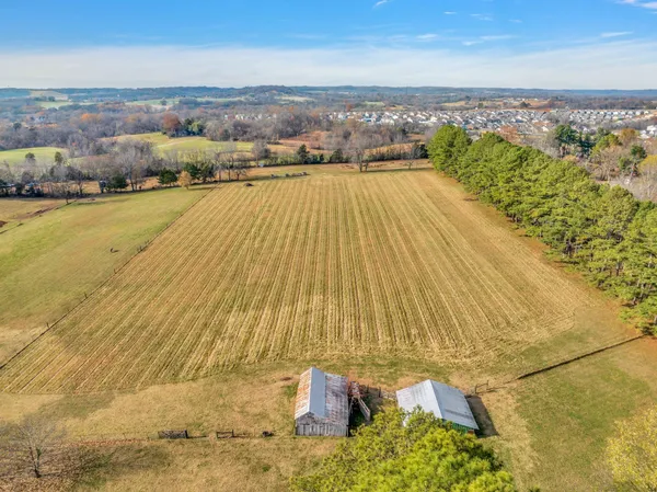 $1,175,000 | 2345 Nashville Highway, Columbia, TN 38401