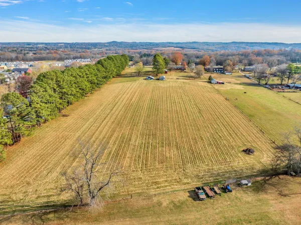 $1,175,000 | 2345 Nashville Highway, Columbia, TN 38401