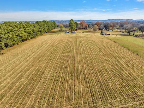 $1,175,000 | 2345 Nashville Highway, Columbia, TN 38401