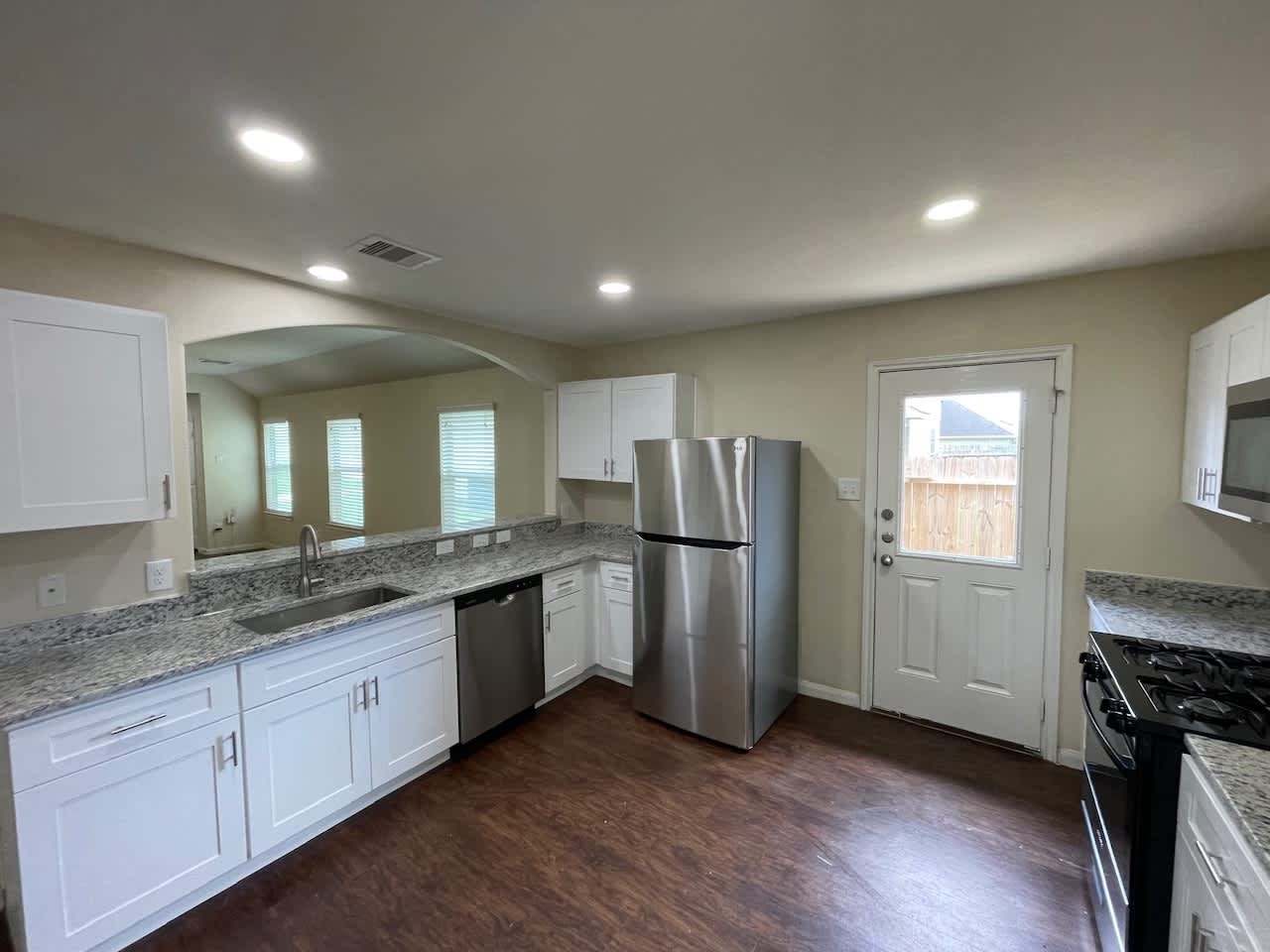 12623 Mountain Daisy Road Houston, TX 77038 - Photo 4 of 10