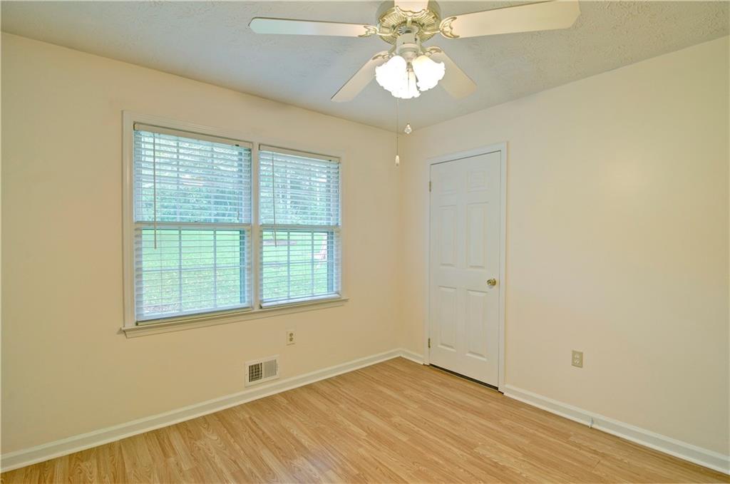 6428 Paradise Point Road Flowery Branch, GA 30542 - Photo 15 of 48 Gallery Image 15