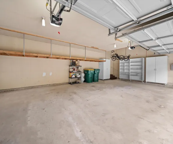 $689,000 | 350 Huntington Drive, Saline, MI 48176