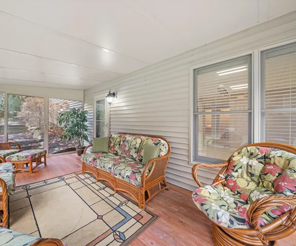 $689,000 | 350 Huntington Drive, Saline, MI 48176