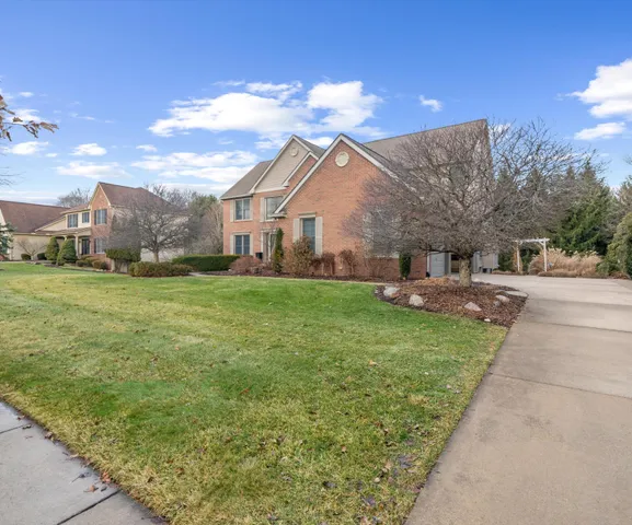 $689,000 | 350 Huntington Drive, Saline, MI 48176