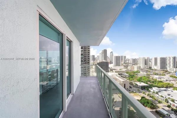 $610,000 | 1900 North Bayshore Drive, Unit 3311, Miami, FL 33132