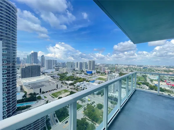$610,000 | 1900 North Bayshore Drive, Unit 3311, Miami, FL 33132