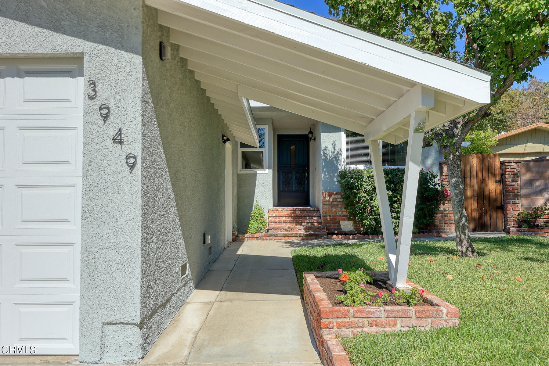 3949 Franklin Street Glendale, CA 91214 - Photo 6 of 42 a view of a house with backyard porch and sitting area