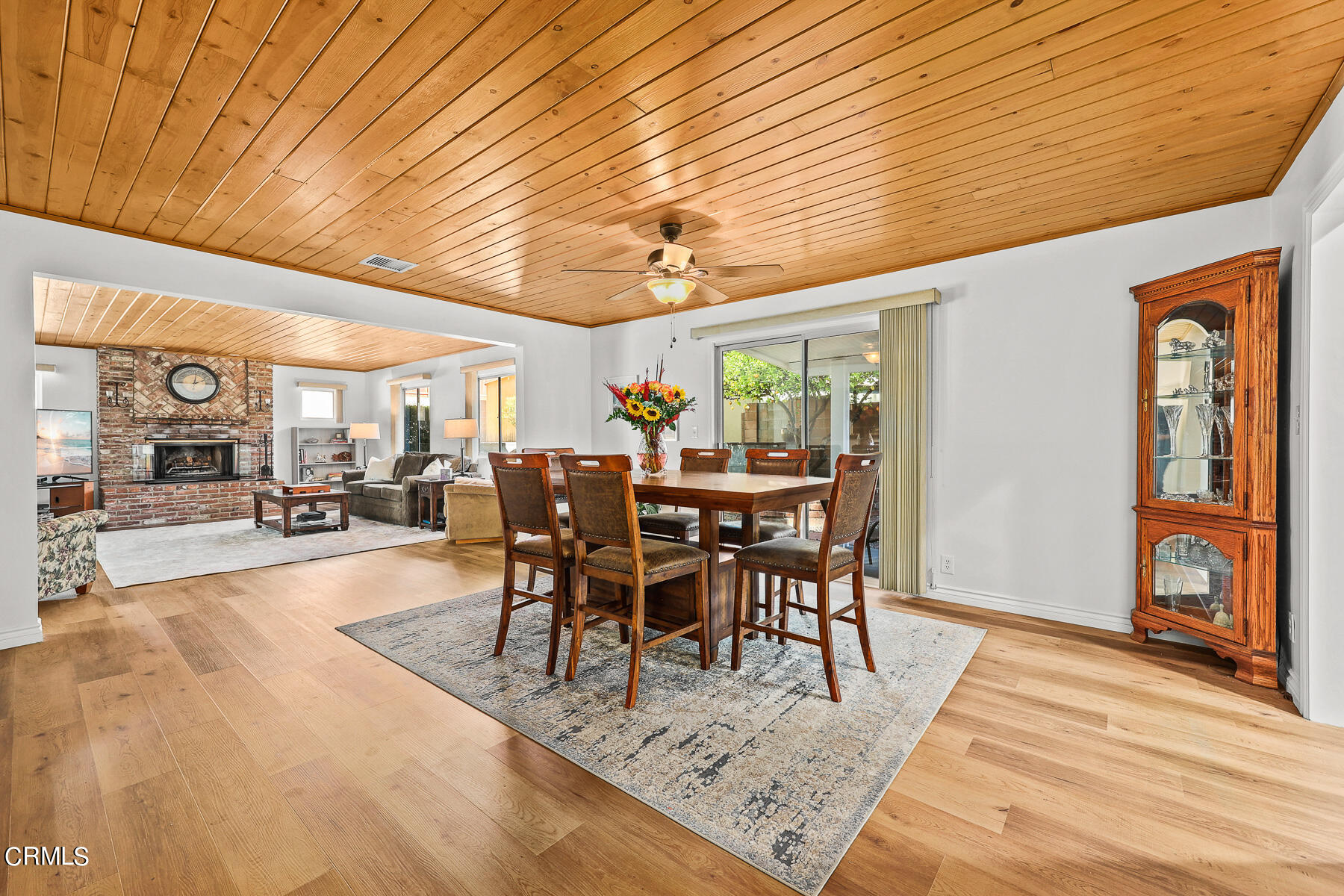 3949 Franklin Street Glendale, CA 91214 - Photo 9 of 42 a view of a dining room with furniture