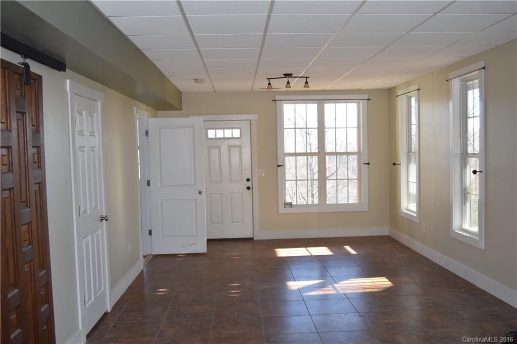 186 Butler Ridge Hendersonville, NC 28792 - Photo 16 of 19 Gallery Image 16