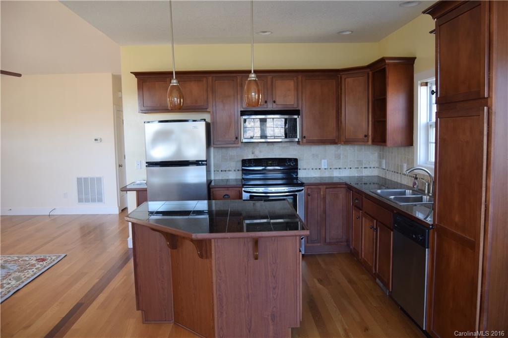 186 Butler Ridge Hendersonville, NC 28792 - Photo 6 of 19 Gallery Image 6