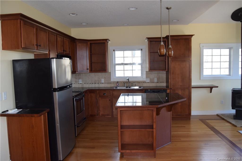 186 Butler Ridge Hendersonville, NC 28792 - Photo 7 of 19 Gallery Image 7